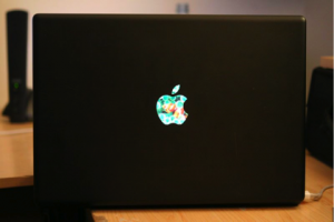MacBook Apple Logo